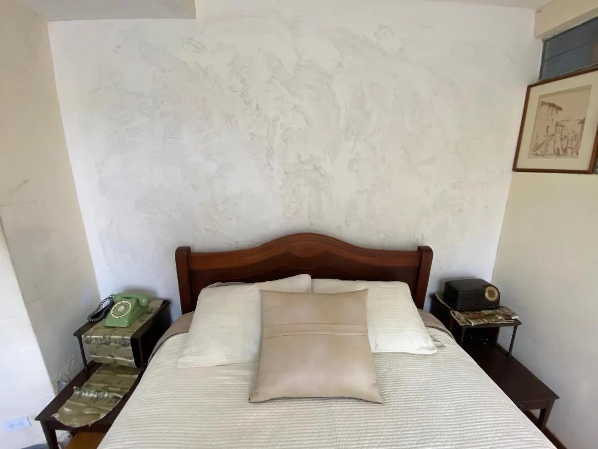 Bed & Breakfast Bed and Breakfast Skema Collections Quito